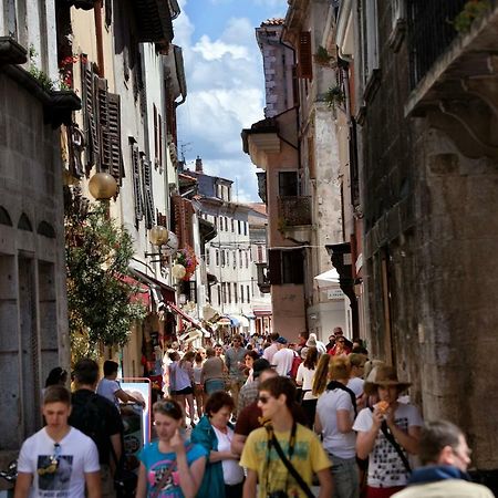 Apartment Old Town Square Porec Bagian luar foto